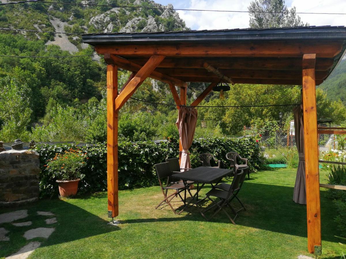 Apartamentos Mobison Salinas de Bielsa Exterior photo